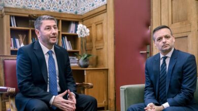 ΠΑΣΟΚ:-Γιατί-ο-Χάρης-Δούκας-στηρίζει-τώρα-τον-Νίκο-Ανδρουλάκη-και-«αδειάζει»-τον-Παύλο-Γερουλάνο