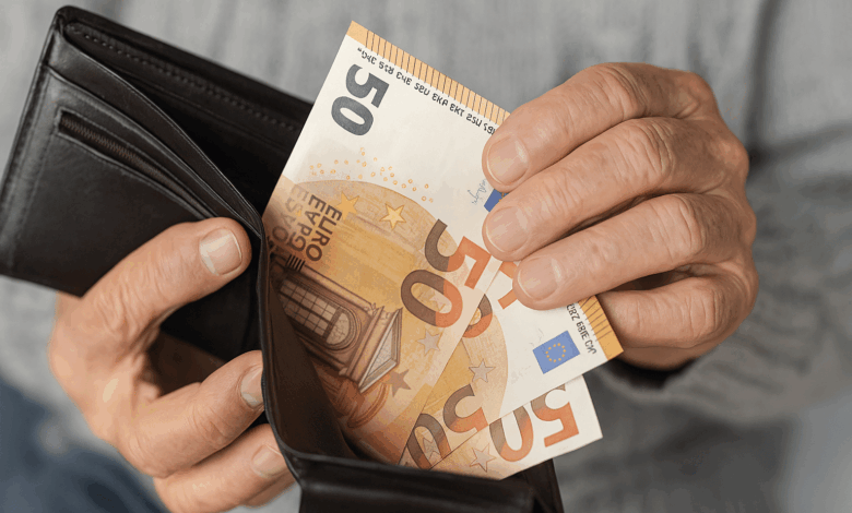 Έρχεται-το-ετήσιο-επίδομα-των-250e-κάθε-Νοέμβριο-–-Ποιοι-το-δικαιούνται-και-ποιοι-μένουν-εκτός