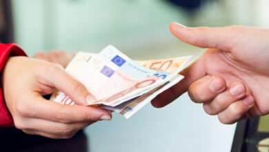 Επίδομα-250-ευρώ:-Τα-κριτήρια,-η-προσωπική-διαφορά-και-ποιοι-μένουν-εκτός
