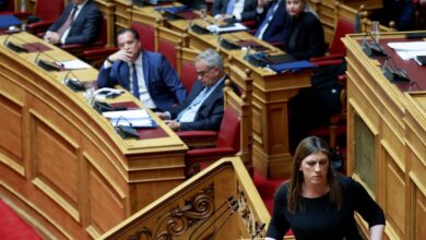 Άγρια-κόντρα-Γεωργιάδη-–-Κωνσταντοπούλου-με-φόντο-την-απεργία-πείνας-Ρούτσι:-«Πολιτικό-σκουλήκι»,-«όσο-και-να-με-βρίζετε,-δε-θα-με-σταματήσετε»