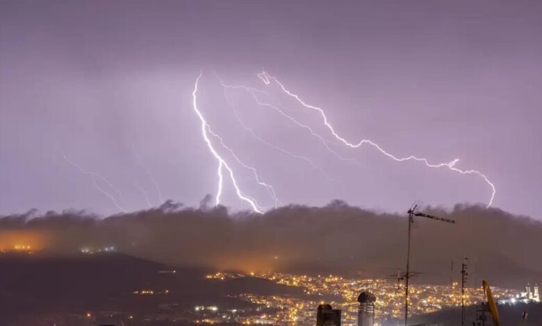Καιρός:-Με-βροχές-και-καταιγίδες-ξεκινά-η-εβδομάδα-–-Πού-θα-«χτυπήσει»-η-νέα-κακοκαιρία