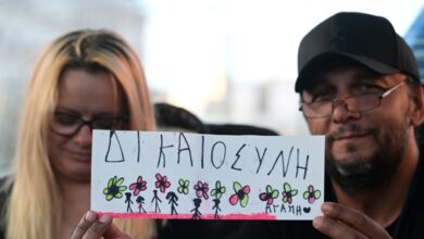 Στο-πλευρό-του-Πάνου-Ρούτσι-χιλιάδες-διαδηλωτές-–-«Παραμένουμε-εδώ-μέχρι-τέλους,-δικαιοσύνη-τώρα»