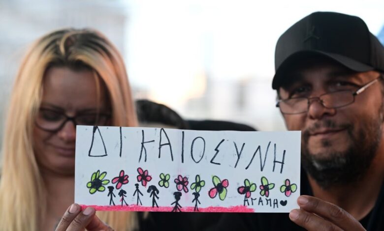 Στο-πλευρό-του-Πάνου-Ρούτσι-χιλιάδες-διαδηλωτές-–-«Παραμένουμε-εδώ-μέχρι-τέλους,-δικαιοσύνη-τώρα»