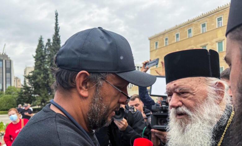 Ο-Αρχιεπίσκοπος-Ιερώνυμος-επισκέφτηκε-τον-απεργό-πείνας-Πάνο-Ρούτσι:-«Ένας-άνθρωπος-υποφέρει»