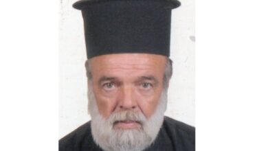 Λάρισα:-Πέθανε-ο-ιερέας,-πατέρας-της-52χρονης-που-τη-δολοφόνησε-ο-γιος-της-–-Οι-τραγωδίες-που-τον-είχαν-σημαδέψει