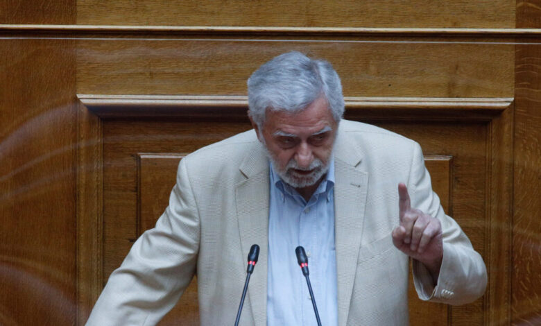 Στον-Θοδωρή-Δρίτσα-και-στη-Νέα-Αριστερά-η-έδρα-του-ΣΥΡΙΖΑ-μετά-την-παραίτηση-Τσίπρα:-«Θα-την-κρατήσω-δεν-έχω-άλλη-επιλογή»