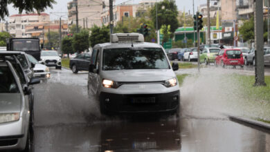 Καιρός-σήμερα:-Επιμένουν-οι-καταιγίδες-και-οι-δυνατοί-άνεμοι-–-Πέφτει-η-θερμοκρασία-στους-25-βαθμούς-Κελσίου