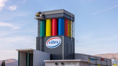 Η-vitex-αλλάζει-το-τοπίο-στην-οικοδομή-με-τον-«Χρωμόπυργο»,-τη-νέα-υπερσύγχρονη-μονάδα-παραγωγής-κονιαμάτων
