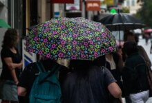 Καιρός-αύριο:-Τοπικές-βροχές-και-μεμονωμένες-καταιγίδες-σε-περιοχές-της-χώρας-–-Η-θερμοκρασία-αγγίζει-τους-25-βαθμούς-στα-νότια