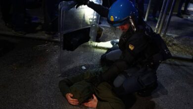 Ούντινε:-Πορεία-για-την-Παλαιστίνη-και-δακρυγόνα-από-την-Αστυνομία-πριν-από-την-αναμέτρηση-Ιταλία-Ισραήλ