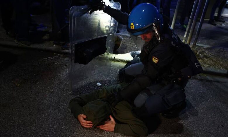 Ούντινε:-Πορεία-για-την-Παλαιστίνη-και-δακρυγόνα-από-την-Αστυνομία-πριν-από-την-αναμέτρηση-Ιταλία-Ισραήλ