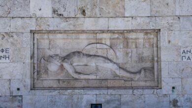 Άγνωστος-Στρατιώτης:-Μέχρι-τις-23-Οκτωβρίου-η-τροπολογία-για-το-μνημείο-–-Παύλος-Μαρινάκης:-«Θα-είναι-μόνο-για-την-τιμή-των-νεκρών»