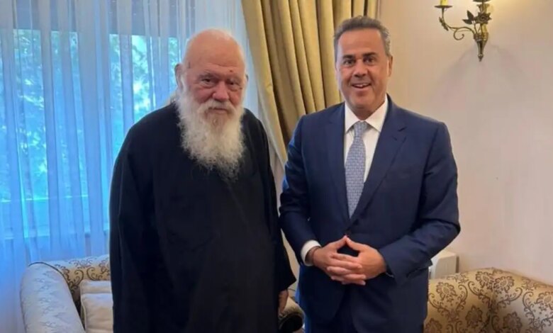 Αρχιεπίσκοπος-Ιερώνυμος:-Συνάντηση-με-τον-Σταύρο-Παπασταύρου-–-«Σπουδαίο-το-έργο-του-Μακαριότατου»