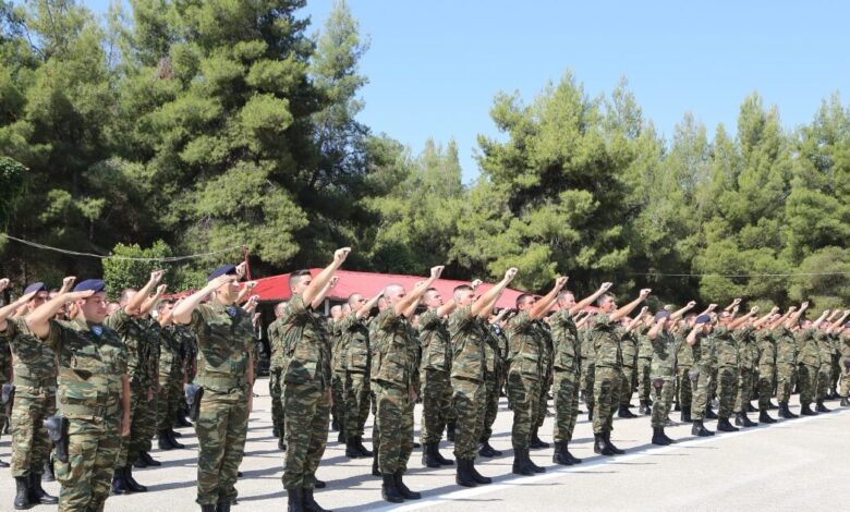 Στρατιωτική-θητεία:-Βγήκε-η-ΚΥΑ-που-αυξάνει-έως-1.036%-τις-αποδοχές-των-οπλιτών-–-Από-8,80-θα-φτάσει-έως-και-τα-100-ευρώ