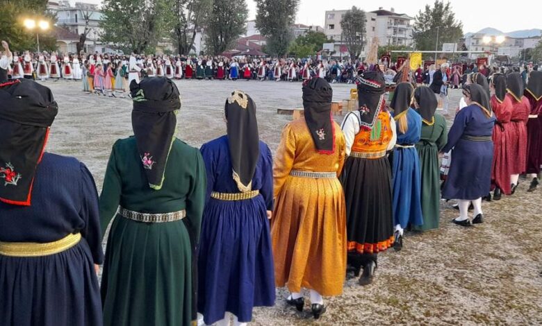 Μεγάλο-Καραγκούνικο-Πανηγύρι-με-χορούς-και-γλέντι-στα-Τρίκαλα
