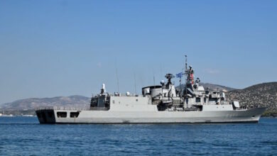 Η-φρεγάτα-«Σπέτσαι»-εκτελεί-αποστολή-έρευνας-και-διάσωσης-σε-φλεγόμενο-δεξαμενόπλοιο-ανοικτά-της-Υεμένης
