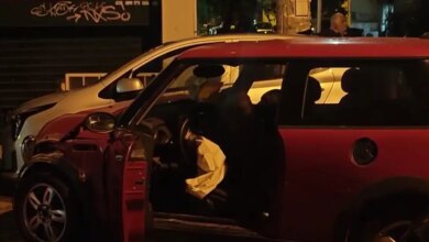 Τροχαίο-με-δύο-τραυματίες-στην-Καλλιθέα-–-Βίντεο-από-το-σοκαριστικό-ατύχημα