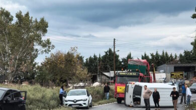 Θεσσαλονίκη:-Βίντεο-ντοκουμέντο-από-καραμπόλα-5-αυτοκινήτων-–-Οδηγός-μπήκε-στο-αντίθετο-ρεύμα-και-καρφώθηκε-πάνω-σε-βανάκι