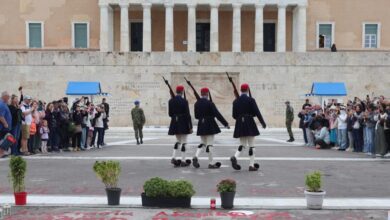 Μνημείο-Άγνωστου-Στρατιώτη:-Το-υπουργείο-Εθνικής-Άμυνας-θα-αναθέσει-σε-ιδιωτική-εταιρεία-τον-καθαρισμό-–-Αναλυτικά-τι-προβλέπει-η-τροπολογία