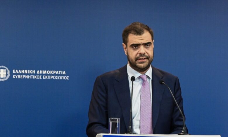Μαρινάκης-για-Άγνωστο-Στρατιώτη:-«Θα-έπρεπε-να-είναι-αυτονόητος-ο-σεβασμός-και-η-προστασία-του-μνημείου»-–-Πυρά-σε-Ζωή-Κωνσταντοπούλου-και-Χάρη-Δούκα