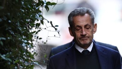 Νικολά-Σαρκοζί:-Βιβλία,-πουλόβερ-και-ωτοασπίδες-πήρε-μαζί-του-στη-φυλακή-–-Οι-επόμενες-κινήσεις-μετά-το-αίτημα-αποφυλάκισης