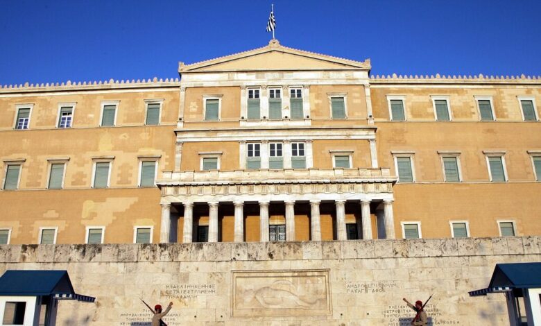 Δημοσκόπηση-pulse:-Στο-15,5%-το-προβάδισμα-της-ΝΔ-–-Διχασμένοι-οι-πολίτες-για-το-μνημείο-του-Άγνωστου-Στρατιώτη
