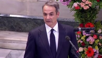Ο-Κυριάκος-Μητσοτάκης-αποχαιρετά-τον-Διονύση-Σαββόπουλο:-«Άφησε-παρακαταθήκη-που-αξίζει-να-μας-ακολουθεί»