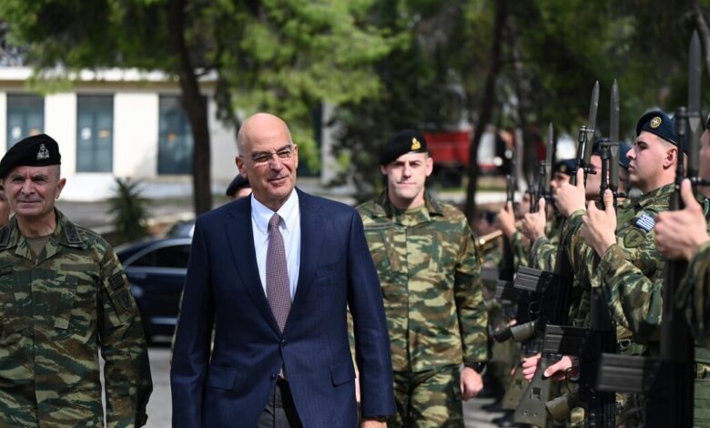 Ο-Νίκος-Δένδιας-σε-εργοστάσιο-παραγωγής-drones:-«Θα-παρακαλέσω-τον-πρωθυπουργό-να-έρθει-να-δει-τι-φτιάχνουμε-εδώ»