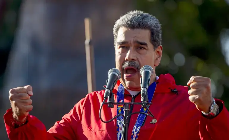 Ο-Μαδούρο-λέει-ότι-οι-ΗΠΑ-«επινοούν»-έναν-πόλεμο-εναντίον-του