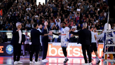 Μύκονος-betsson:-Φοβερές-εικόνες-στο-γήπεδο-της-Άνω-Μεράς-για-το-ιστορικό-παιχνίδι-με-τον-Ολυμπιακό