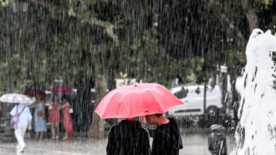 Καιρός:-Έρχεται-24ωρη-κακοκαιρία-με-καταιγίδες,-ισχυρούς-ανέμους-αλλά-και-30αρια-–-Με-ήλιο-και-ζέστη-οι-παρελάσεις-της-28ης-Οκτωβρίου