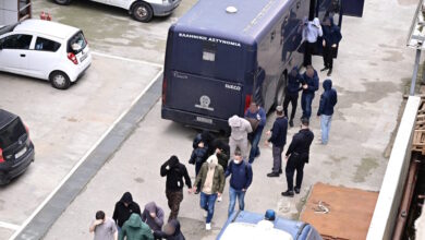 ΟΠΕΚΕΠΕ:-Σε-κατ’-οίκον-περιορισμό-με-«βραχιολάκι»-η-σύζυγος-του-φερόμενου-αρχηγού-του-κυκλώματος