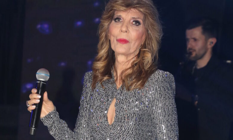 Κατερίνα-Στανίση:-«Η-μητέρα-μου-δεν-καταλαβαίνει-πολλά-πράγματα-–-yπάρχουν-στιγμές-που-με-βρίζει-και-με-χτυπάει»