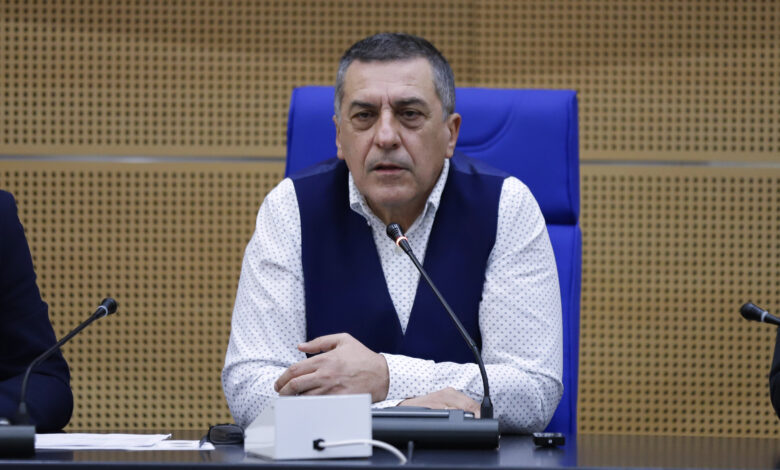 Κουρέτας:-Να-ακολουθήσουμε-το-μοντέλο-της-Γαλλίας-για-να-σωθούν-τα-πρόβατα-της-Θεσσαλίας