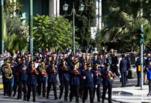 28η-Οκτωβρίου-2025:-Η-Ελλάδα-τιμά-την-εθνική-επέτειο-–-Μαθητικές-παρελάσεις-σε-όλη-τη-χώρα,-τα-βλέμματα-στραμμένα-στο-Σύνταγμα