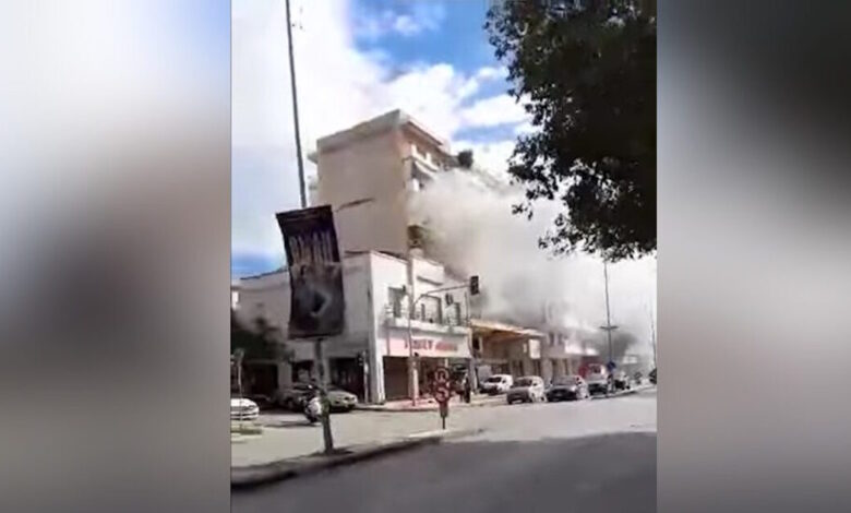 Θεσσαλονίκη:-Πέθανε-η-70χρονη-που-βρέθηκε-αναίσθητη-έξω-από-το-σπίτι-που-έπιασε-φωτιά-στη-Νεάπολη