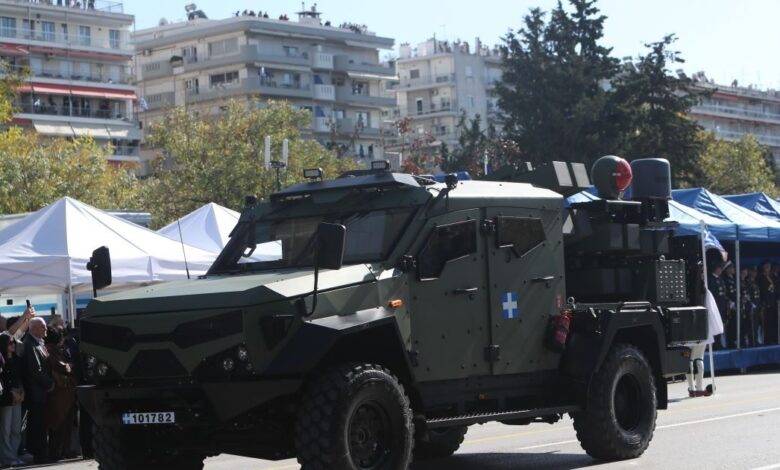 Θεσσαλονίκη:-Πρεμιέρα-για-τα-νέα-οπλικά-συστήματα-spike-nlos,-Κένταυρος,-v-bat-και-s-100-στην-παρέλαση-της-28ης-Οκτωβρίου
