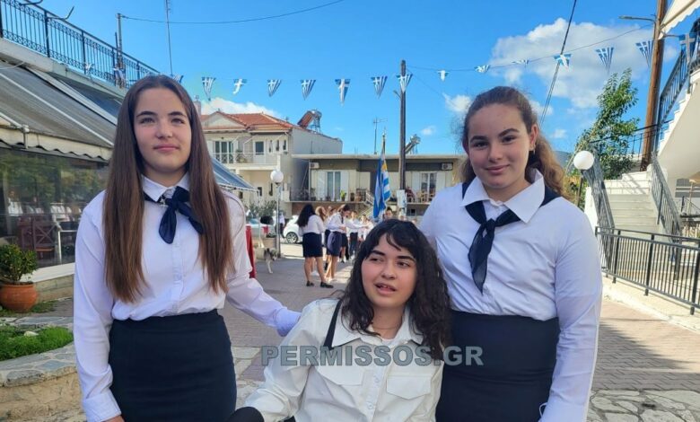 Συγκινητική-στιγμή-στις-Θεσπιές-–-Η-πρώτη-παρέλαση-της-μικρής-Αλεξίας-μετά-τον-τραυματισμό-της-από-αδέσποτη-σφαίρα