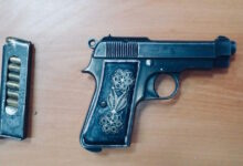 Φυλακές-Κορυδαλλού:-Το-πιστόλι-με-τον-γεμιστήρα-και-τις-8-σφαίρες-που-βρέθηκε-θαμμένο-στο-προαύλιο