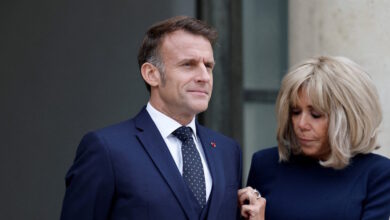 Μπριζίτ-Μακρόν:-Ποινές-φυλάκισης-και-πρόστιμα-για-σεξιστικό-διαδικτυακό-bullying-εναντίον-της-–-«Είναι-συντετριμμένη»-κατέθεσε-η-κόρη-της