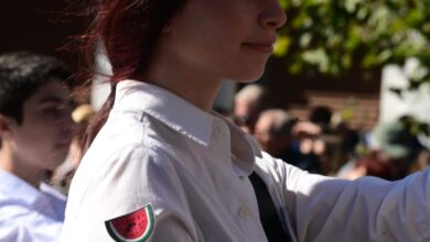 Μαθήτρια-στην-παρέλαση-για-την-28η-Οκτωβρίου-στην-Αθήνα-εμφανίστηκε-με-καρπουζάκι-υπέρ-της-Παλαιστίνης