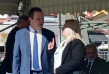 Πολιτικός-διάλογος-στην-παρέλαση