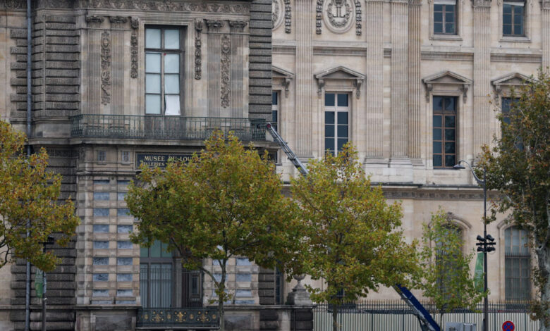 Μουσείο-του-Λούβρου:-Οι-δύο-συλληφθέντες-για-τη-θεαματική-κλοπή-«παραδέχθηκαν-μερικώς»-τη-συμμετοχή-τους-–-Παραμένουν-άφαντα-τα-κοσμήματα