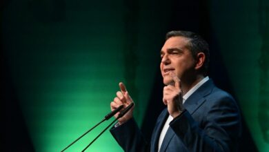 Με-2-παρουσιάσεις-και-«αέρα»-νέου-κόμματος-ο-Αλέξης-Τσίπρας-μας-συστήνει-την-«Ιθάκη»-του