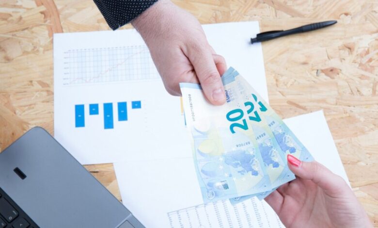 Στην-ώρα-του-εξοφλήθηκε-το-82%-των-φόρων-στο-οκτάμηνο-–-Πρώτες-και-με-διαφορά-οι-επιχειρήσεις