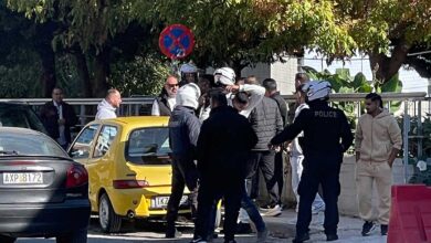 Συμπλοκή-στα-Δικαστήρια-Τρικάλων-–-Επέμβαση-της-ΔΙΑΣ,-«θεατές»-το-διασκέδαζαν