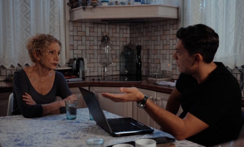 Γη-της-ελιάς-–-επόμενο-επεισόδιο:-Ο-Μανώλης-δολοφονεί-έναν-άντρα-που-κακοποιεί-τη-γυναίκα-του