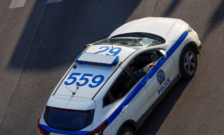 Λάρισα:-41χρονος-κυνηγούσε-37χρονη-στο-δρόμο-με-τσεκούρι-για-χρήματα-που-του-χρωστούσε-ο-άνδρας-της