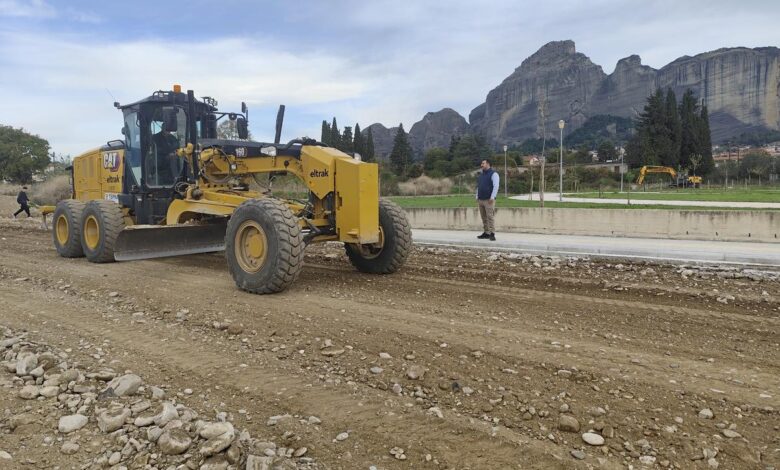 Δήμος-Μετεώρων:-Πέφτει-άσφαλτος-στον-δρόμο-προς-το-Δημοτικό-Πάρκο-Καλαμπάκας-«Χρ.-Σινάνης»