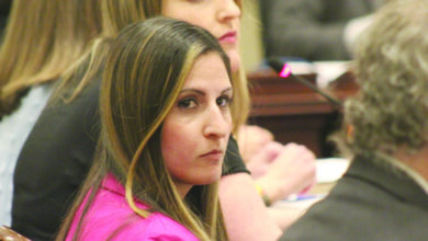 ΗΠΑ:-Κάμερες-στο-κρεβάτι-πρώην-συνεργάτιδάς-της-φέρεται-να-τοποθέτησε-γερουσιάστρια-του-Μέριλαντ